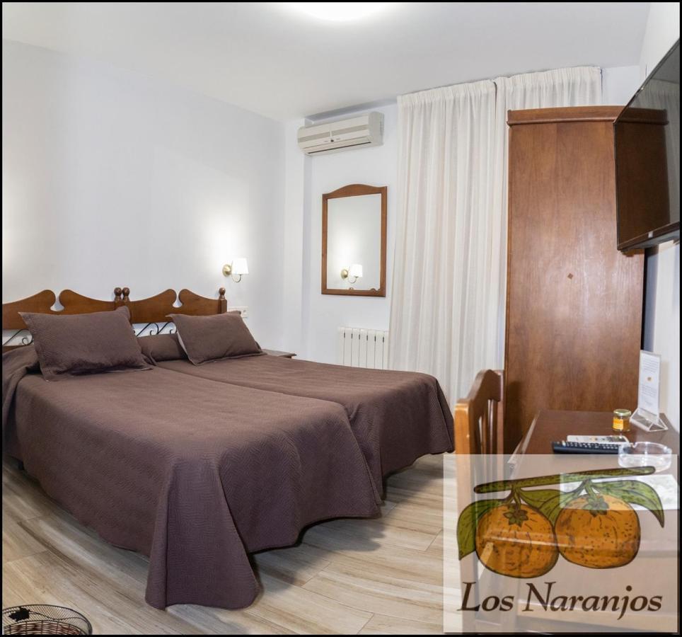 Hostal Y Apartamento Rural Los Naranjos Melegis Exterior photo