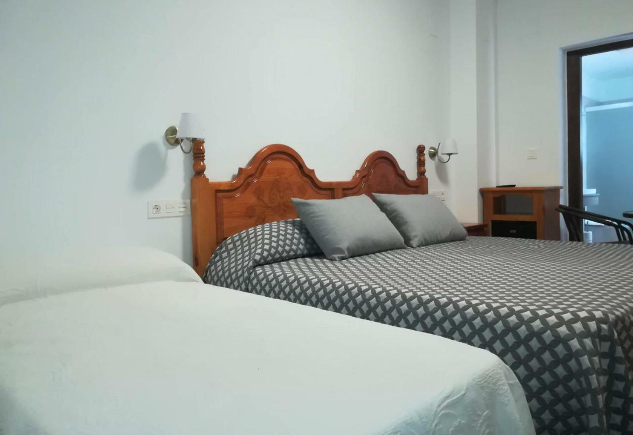 Hostal Y Apartamento Rural Los Naranjos Melegis Exterior photo